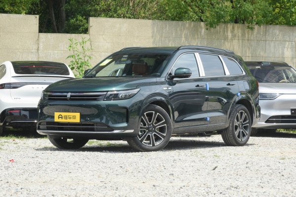 天载配资 问界M7开启预订首小时突破10万台, 预售28.8万元起